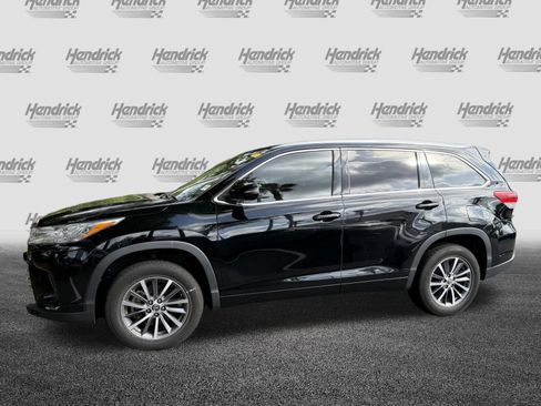 Used 2018 Toyota Highlander XLE FWD image 6