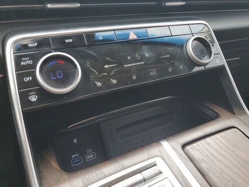 Used 2024 Genesis GV80 3.5T w/ Prestige Package image 32