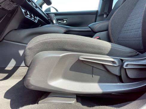 Certified 2025 Honda HR-V Sport image 24
