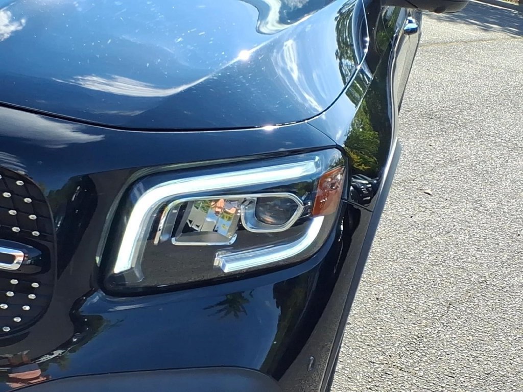 Used 2021 Mercedes-Benz GLB 250 4MATIC image 26