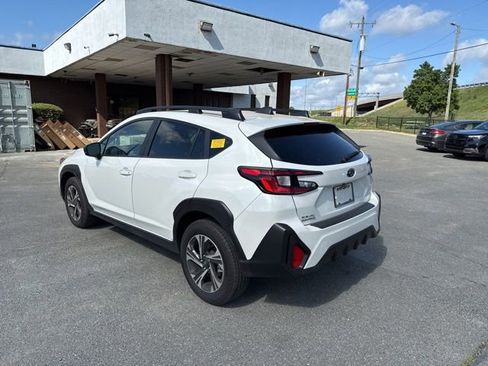 Used 2024 Subaru Crosstrek 2.0i Premium w/ Crosstrek Mirror Package image 5