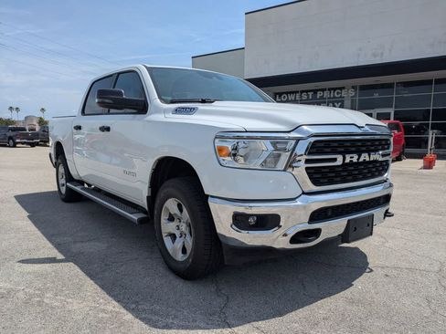 Used 2024 RAM 1500 Big Horn AWD/4WD image 3