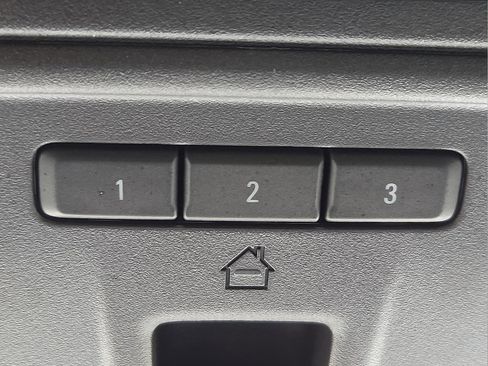 Used 2023 Chevrolet Silverado 1500 ZR2 image 18