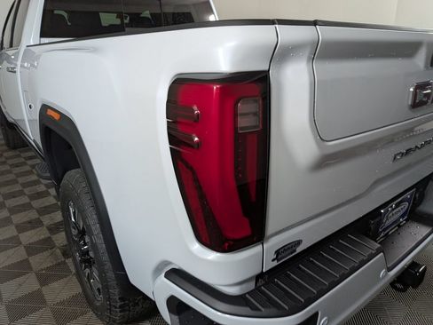 New 2026 GMC Sierra 2500 Denali w/ Denali Reserve Package AWD/4WD image 12