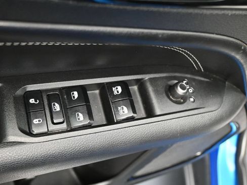 Used 2022 Jeep Compass Latitude FWD image 11