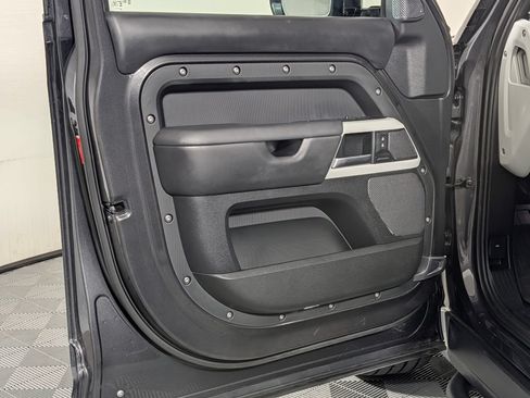 Used 2024 Land Rover Defender 110 SE AWD/4WD image 23