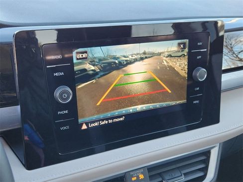 New 2025 Volkswagen Taos SEL image 13