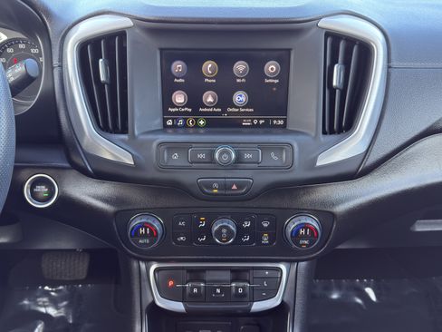 Used 2023 GMC Terrain SLE w/ Driver Convenience Package image 29