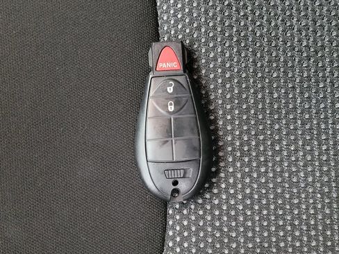 Used 2020 Jeep Cherokee Latitude AWD/4WD image 32