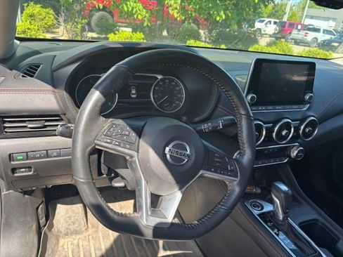 Used 2021 Nissan Sentra SR w/ SR Premium Package image 5