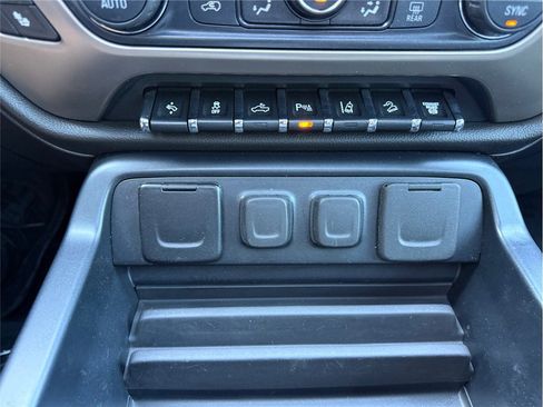 Used 2018 GMC Sierra 2500 Denali w/ Duramax Plus Package AWD/4WD image 23