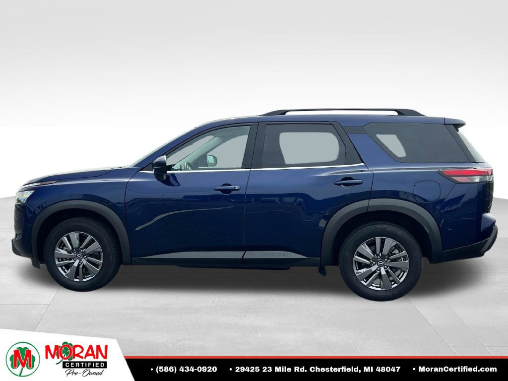Used 2025 Nissan Pathfinder SV AWD/4WD image 2