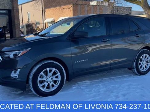 Used 2019 Chevrolet Equinox LS w/ LS Convenience Package image 4