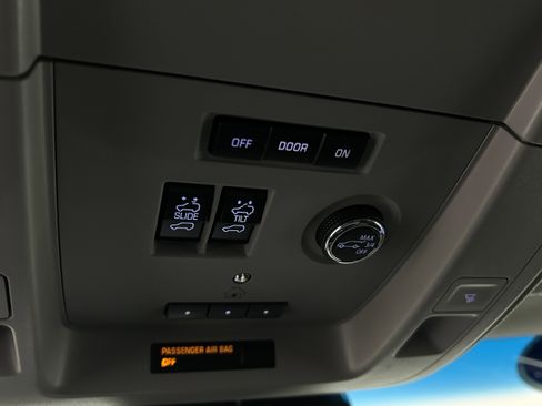 Used 2020 Chevrolet Tahoe Premier image 28