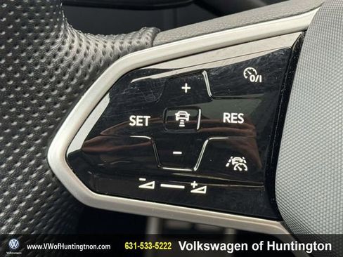 Certified 2023 Volkswagen Tiguan SE R-Line image 19