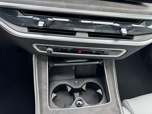 Used 2026 BMW X5 xDrive40i w/ Climate Comfort Package image 16