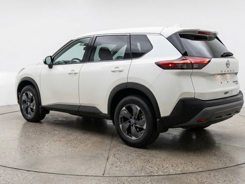 Used 2025 Nissan Rogue SV AWD/4WD image 6