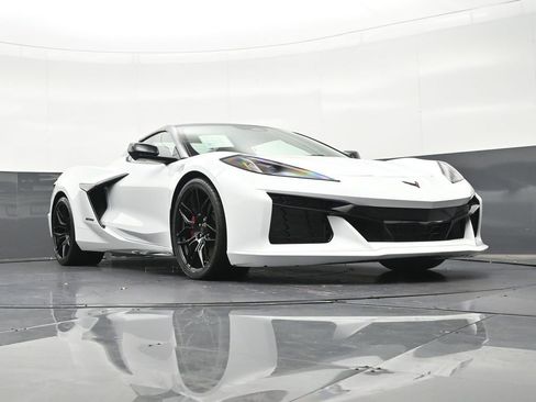 Used 2025 Chevrolet Corvette Z06 RWD image 29
