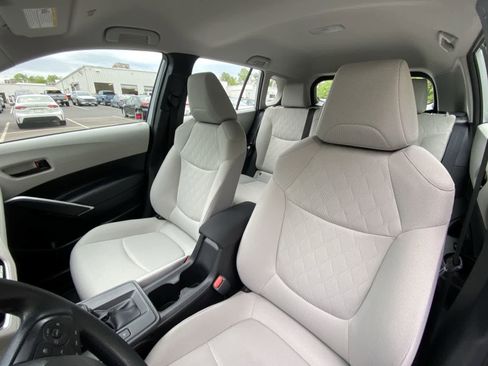 Used 2026 Toyota Corolla Cross L AWD/4WD image 17