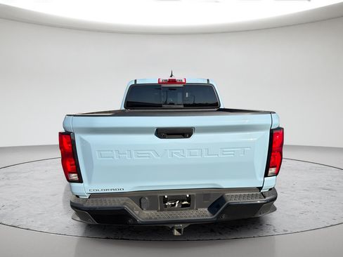 Used 2025 Chevrolet Colorado Z71 w/ Technology Package AWD/4WD image 4