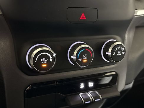 Used 2023 RAM 1500 Big Horn AWD/4WD image 16