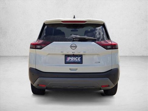 Used 2023 Nissan Rogue S image 6