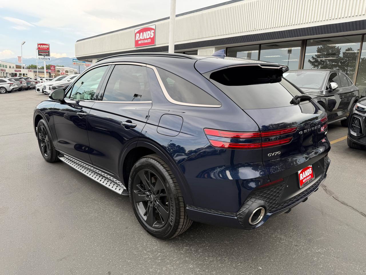Used 2025 Genesis GV70 3.5T Sport AWD/4WD image 5