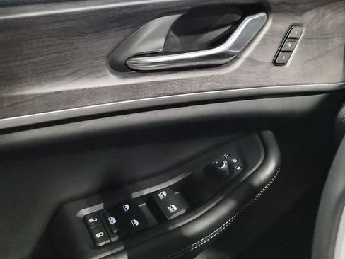 Used 2024 Jeep Grand Cherokee L Limited AWD/4WD image 29