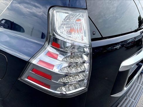 Used 2020 Lexus GX 460 Premium w/ Premium Package AWD/4WD image 25