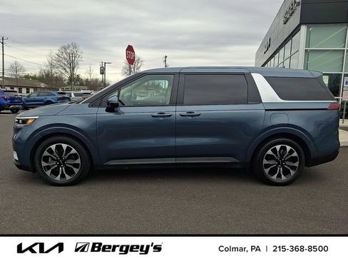 Used 2024 Kia Carnival EX FWD image 9