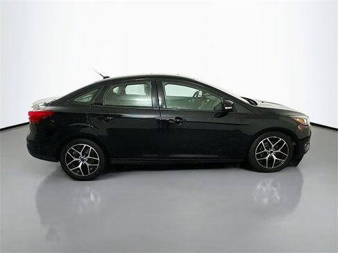 Used 2018 Ford Focus SEL image 8