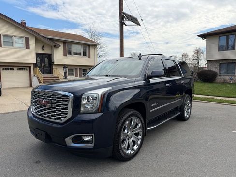Used 2018 GMC Yukon Denali w/ Open Road Package AWD/4WD image 3