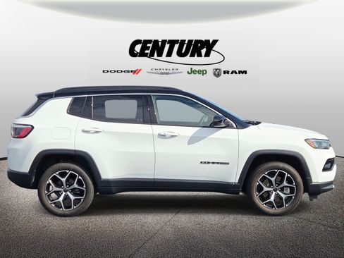 Used 2025 Jeep Compass Limited AWD/4WD image 2