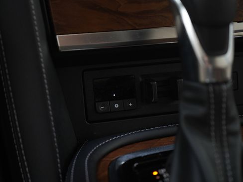 Used 2024 Nissan Armada SL w/ Cargo Package AWD/4WD image 19