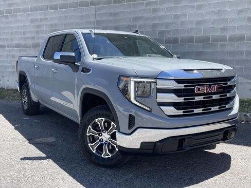 Used 2024 GMC Sierra 1500 SLE AWD/4WD image 1