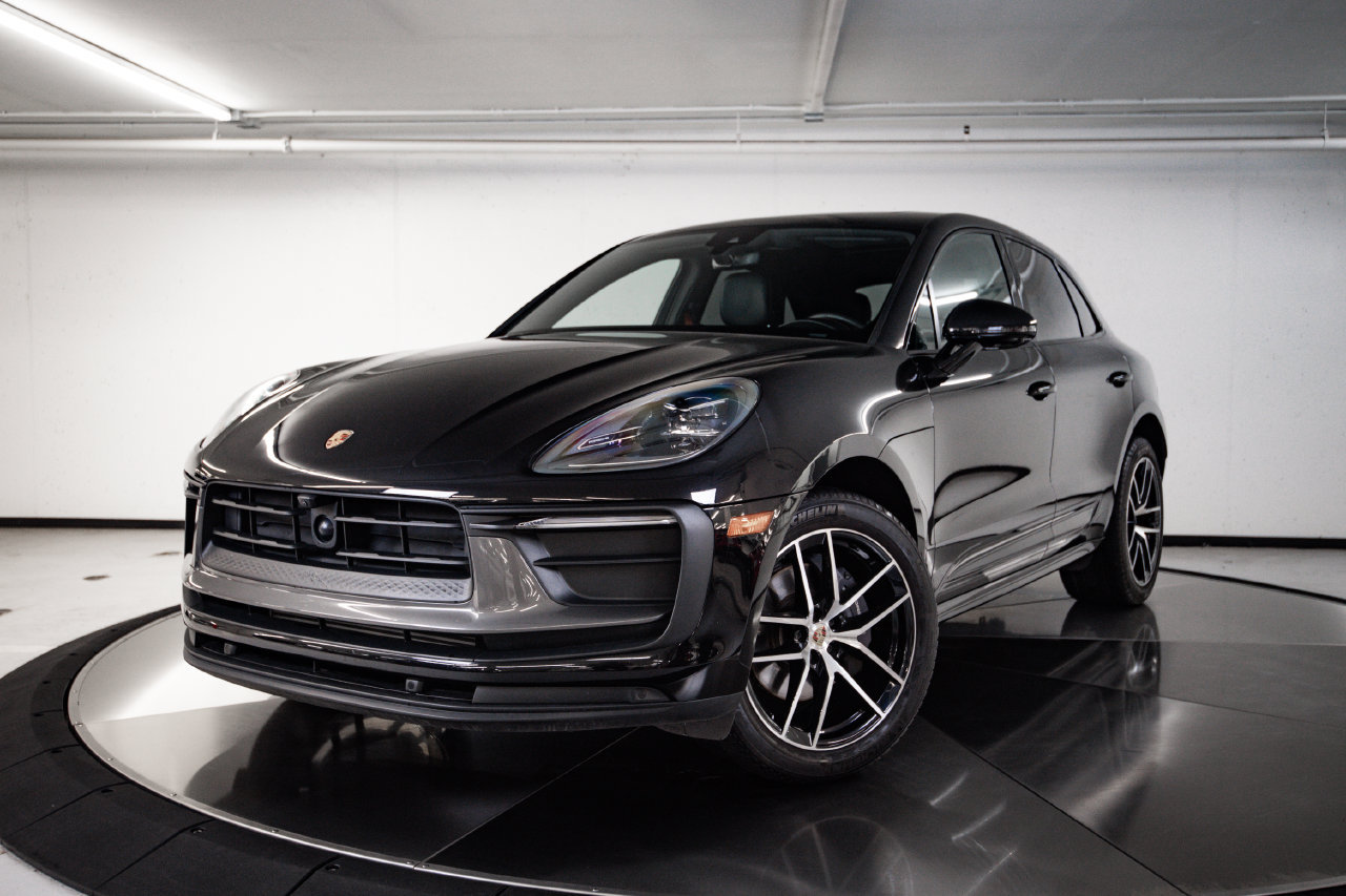 Certified 2023 Porsche Macan Turbo AWD/4WD image 1