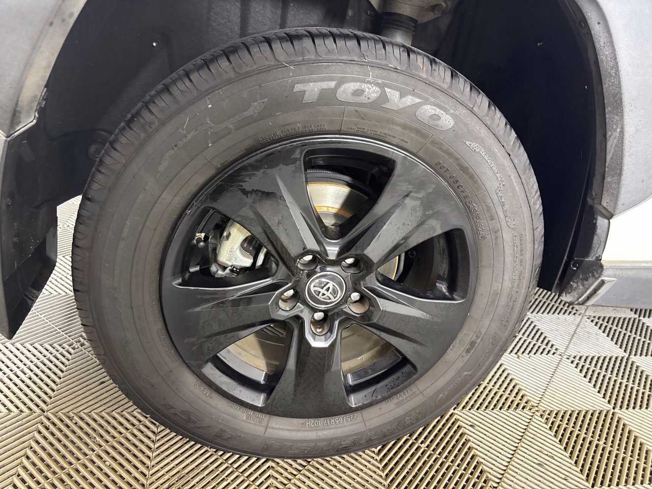 Used 2019 Toyota RAV4 XLE AWD/4WD image 33
