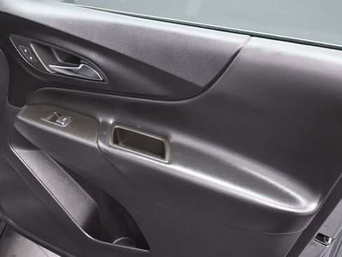 Used 2023 Chevrolet Equinox LT image 27