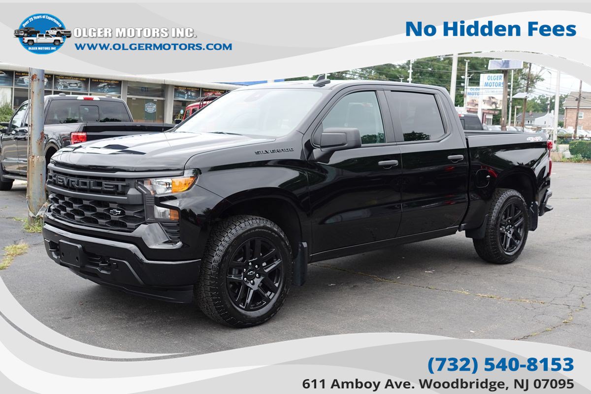 Used 2024 Chevrolet Silverado 1500 Custom AWD/4WD image 1