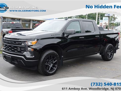 Used 2024 Chevrolet Silverado 1500 Custom AWD/4WD image 1