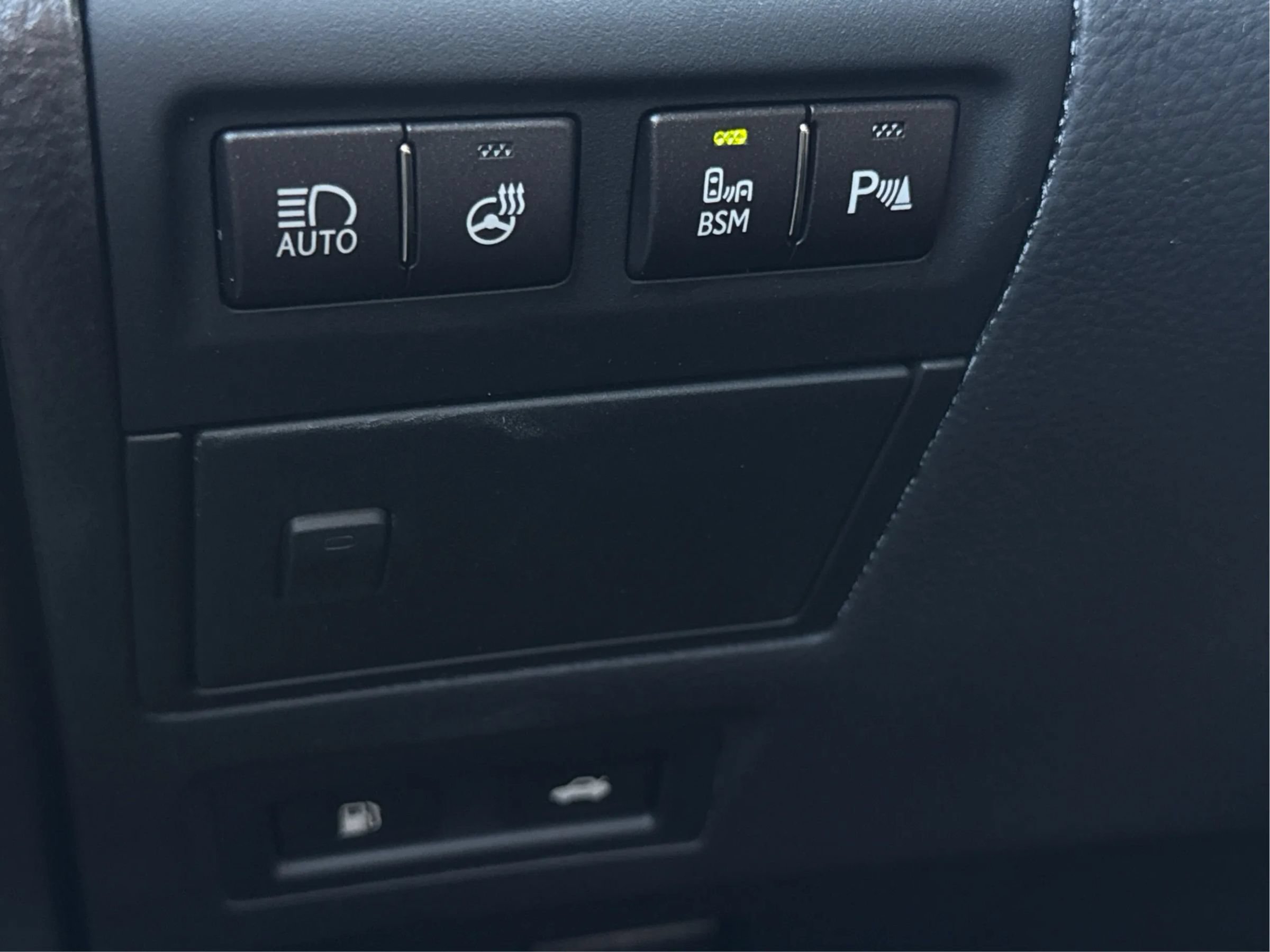 Used 2014 Lexus LS 460 w/ Comfort Package RWD image 54