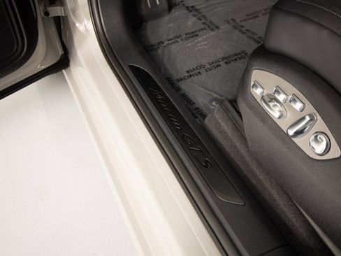 New 2026 Porsche Macan GTS image 16