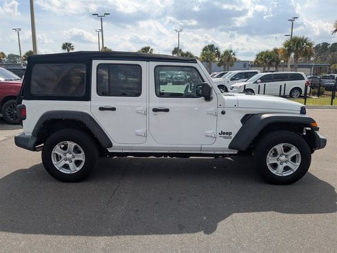 Used 2021 Jeep Wrangler Unlimited Sport image 3