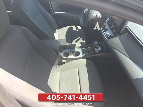 Used 2025 Toyota Corolla LE FWD image 23