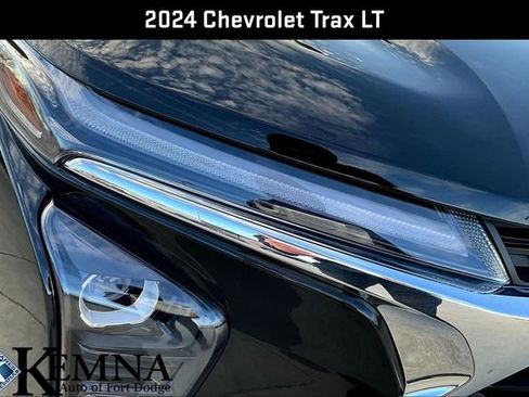 Used 2024 Chevrolet Trax LT w/ Driver Confidence Package FWD image 34
