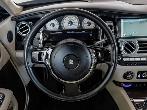 Used 2016 Rolls-Royce Wraith image 13