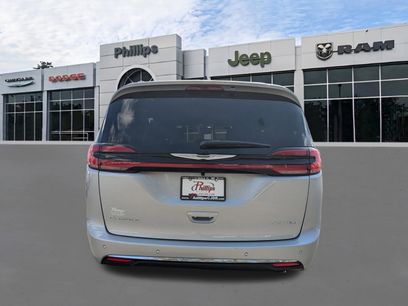 New 2026 Chrysler Pacifica Limited