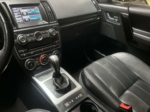Used 2014 Land Rover LR2 AWD/4WD image 18
