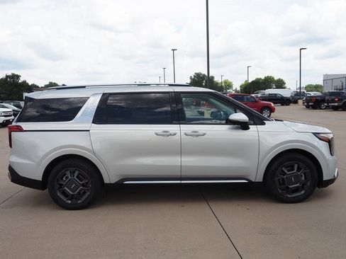New 2026 Kia Carnival SX image 22