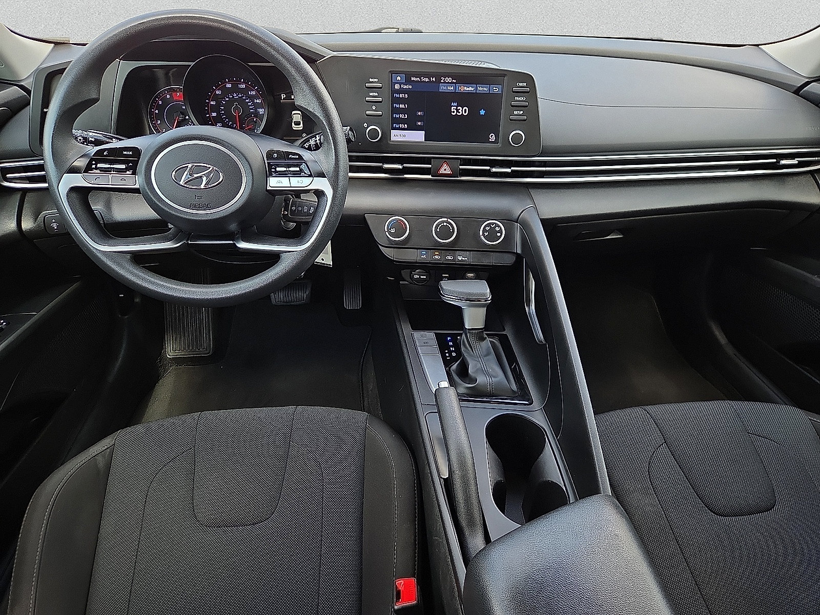 Used 2023 Hyundai Elantra SE FWD image 10